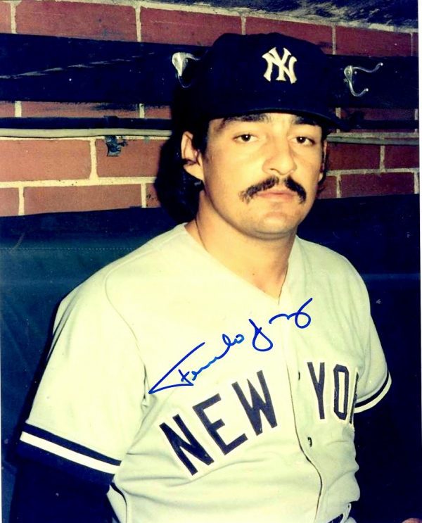 AUTOGRAPHED FERNANDO GONZALEZ  8X10 NEW YORK YANKEES photo