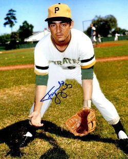 Autographed FERNANDO GONZALEZ 8X10 Pittsburgh Pirates Photo