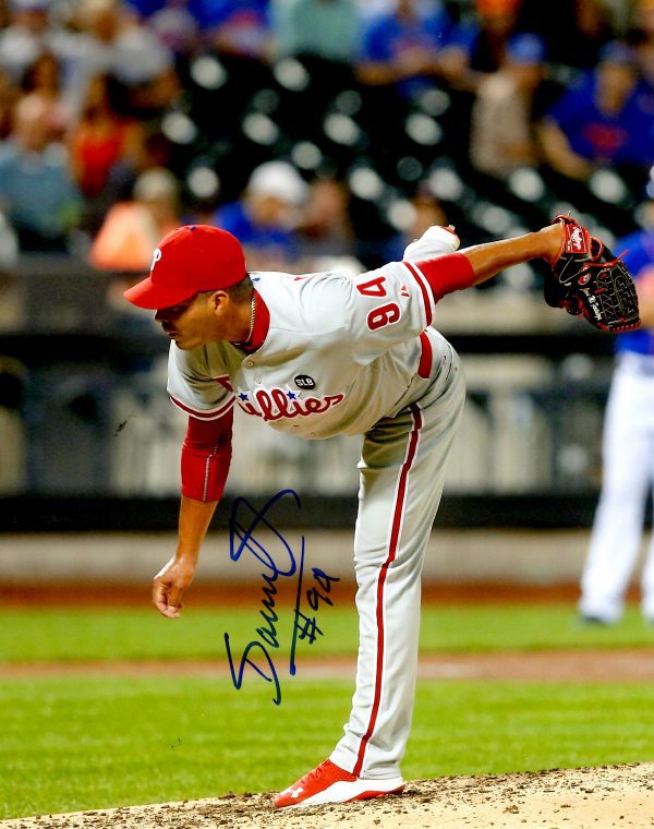 AUTOGRAPHED DALIER HINOJOSA 8X10 Philadelphia Phillies Photo