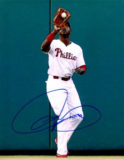 AUTOGRAPHED DOMONIC BROWN 8X10 Philadelphia Phillies Photo