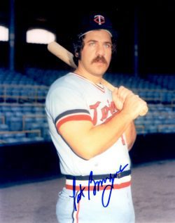 AUTOGRAPHED PAT BOURQUE 8X10 Minnesota Twins photo