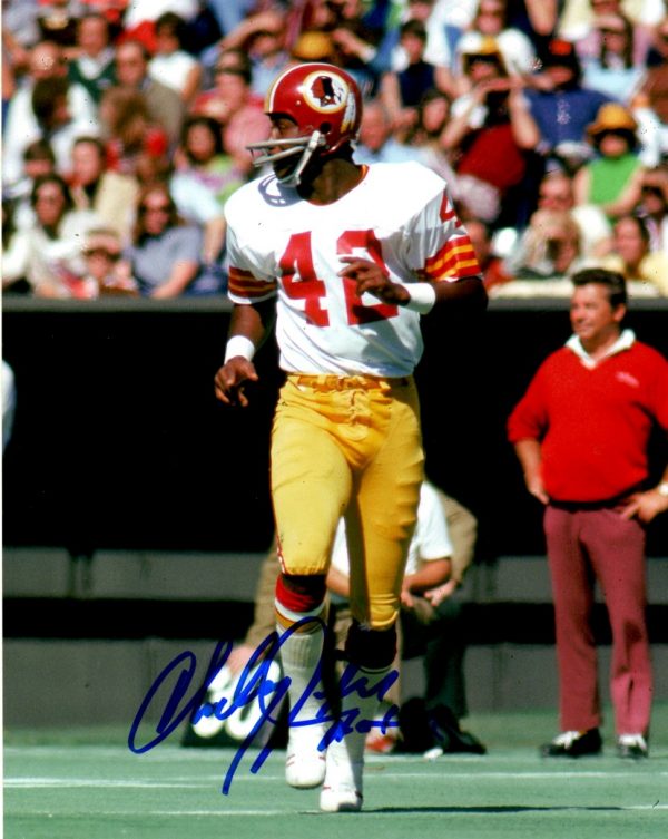 Autographed  CHARLEY TAYLOR 8X10 Washington Redskins Photo