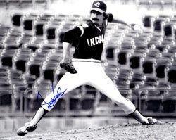 AUTOGRAPHED DON HOOD 8X10 Cleveland Indians  Photo