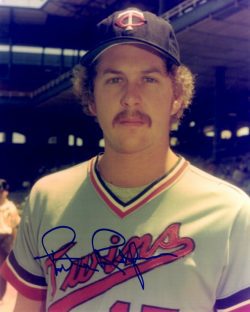 AUTOGRAPHED PETE REDFERN 8X10 Minnesota Twins photo