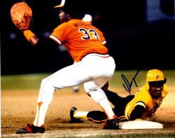 Autographed OMAR MORENO 8X10 Pittsburgh Pirates Photo