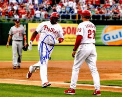 AUTOGRAPHED RYAN HOWARD 8x10 Philadelphia Phillies Photo