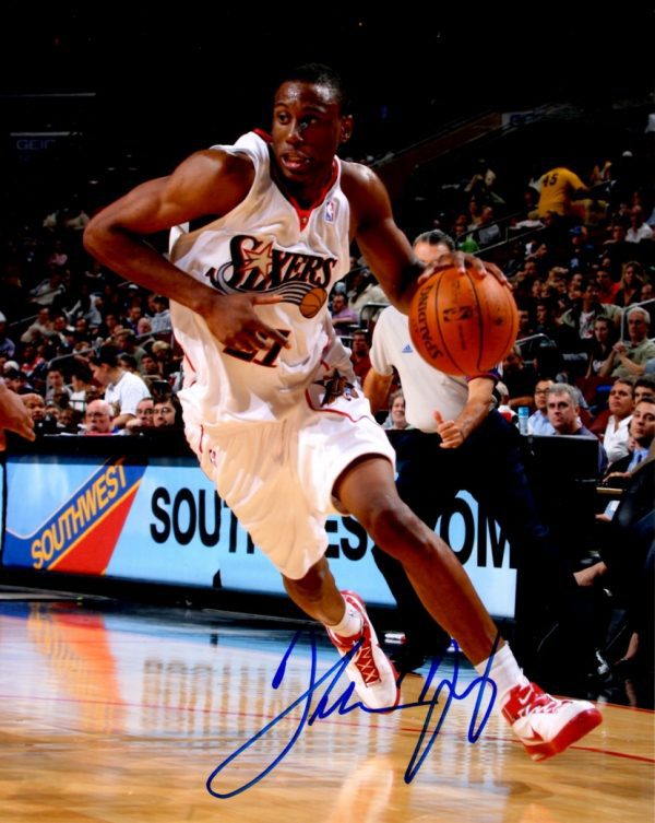 AUTOGRAPHED  THADDEUS YOUNG 8X10 Philadelphia 76'ers photo