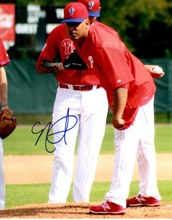 AUTOGRAPHED  NEFI OGANDO 8X10 Philadelphia Phillies Photo