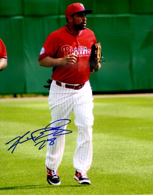 AUTOGRAPHED  XAVIER PAUL 8X10 Philadelphia Phillies Photo