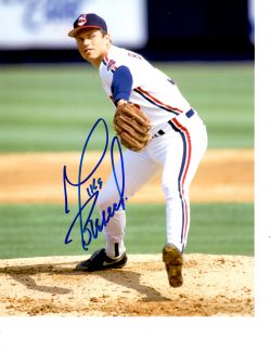 AUTOGRAPHED MIKE BIELECKI 8X10 Cleveland Indians Photo