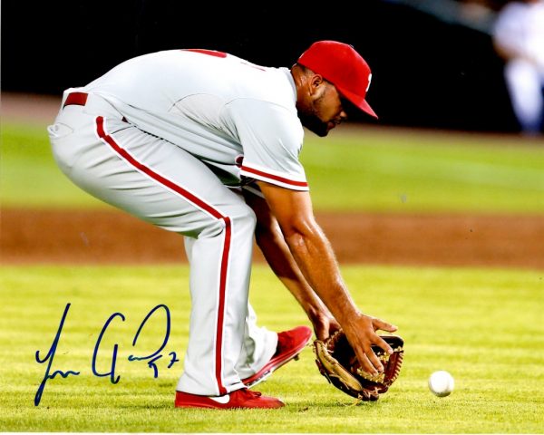 AUTOGRAPHED LUIS GARCIA 8X10 Philadelphia Phillies Photo
