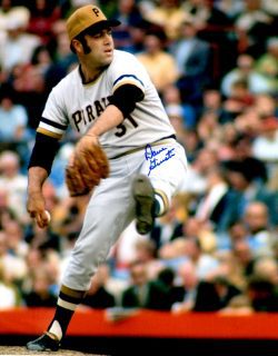 Autographed DAVE GIUSTI 8X10 Photo Pittsburgh Pirates