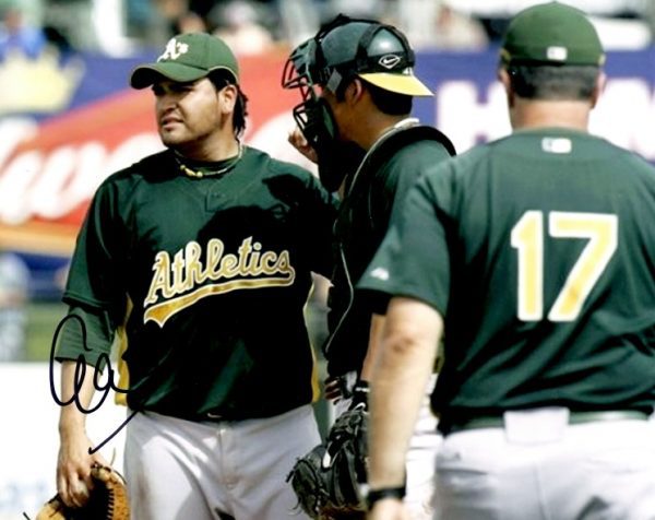 AUTOGRAPHED EDGAR GONZALEZ 8X10 photo Oakland A's