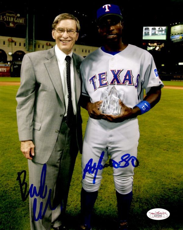 AUTOGRAPHED BUD SELIG & ALFONSO SORIANO 8X10 Texas Rangers Photo