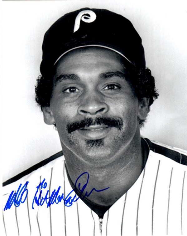AUTOGRAPHED MIKE EASLER 8x10  Philadelphia Phillies Photo
