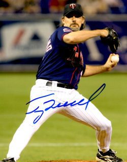AUTOGRAPHED TERRY MULHOLLAND 8X10 Minnesota Twins photo