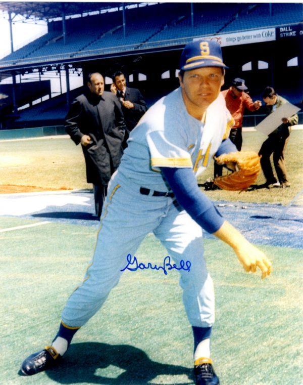 Autographed GARY BELL 8X10 Seattle Pilots Photo