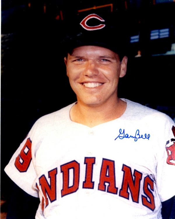 AUTOGRAPHED GARY BELL 8X10 Cleveland Indians Photo