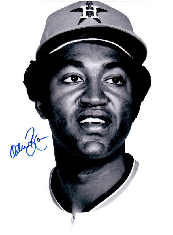 AUTOGRAPHED OLLIE BROWN 8X10 Houston Astros Photo