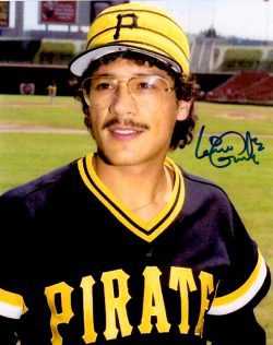 Autographed ERNIE CAMACHO 8X10 Photo - Pittsburgh Pirates