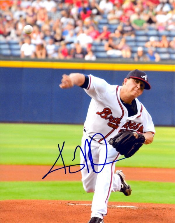 AUTOGRAPHED KRIS MEDLEN 8X10 Atlanta Braves photo