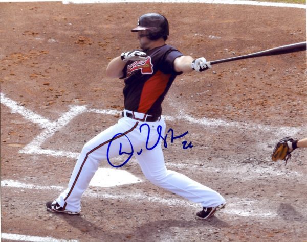 AUTOGRAPHED DAN UGGLA 8X10 Atlanta Braves photo