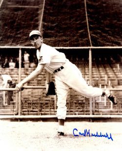 Autographed CARL HUBBELL 8x10 New York Giants Photo
