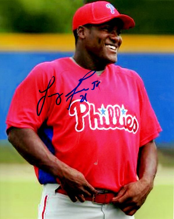 AUTOGRAPHED LARRY GREENE 8X10 Philadelphia Phillies Photo