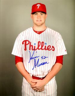 AUTOGRAPHED KEVIN MUNSON 8X10 Philadelphia Phillies Photo