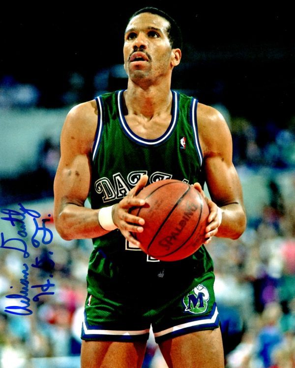 Autographed ADRIAN DANTLEY HOF 8X10 DALLAS MAVERICKS photo