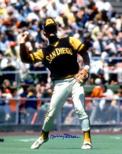 AUTOGRAPHED DOUG RADER 8X10 San Diego Padres photo