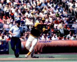 AUTOGRAPHED DOUG RADER 8X10 San Diego Padres photo