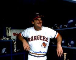 AUTOGRAPHED DOUG RADER 8X10 Texas Rangers Photo