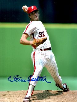 Autographed STEVE CARLTON 8X10 Philadelphia Phillies Photo