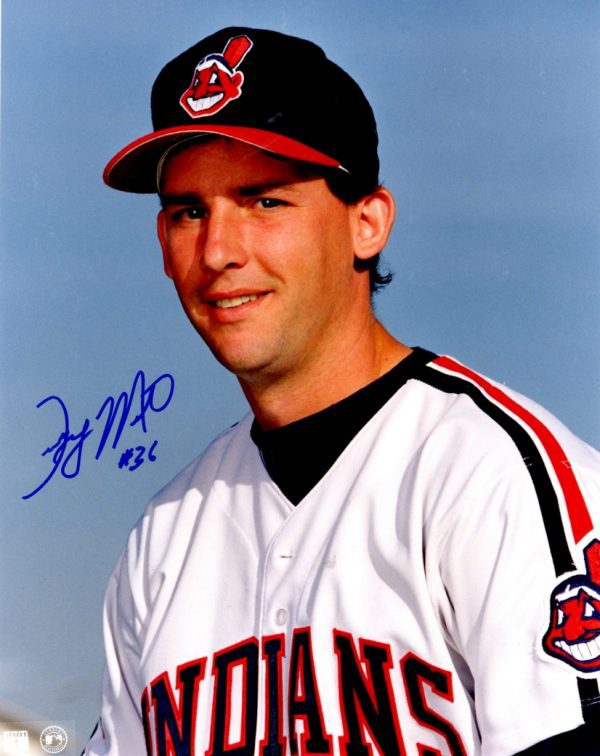 AUTOGRAPHED JEFF MUTIS 8X10 Cleveland Indians Photo
