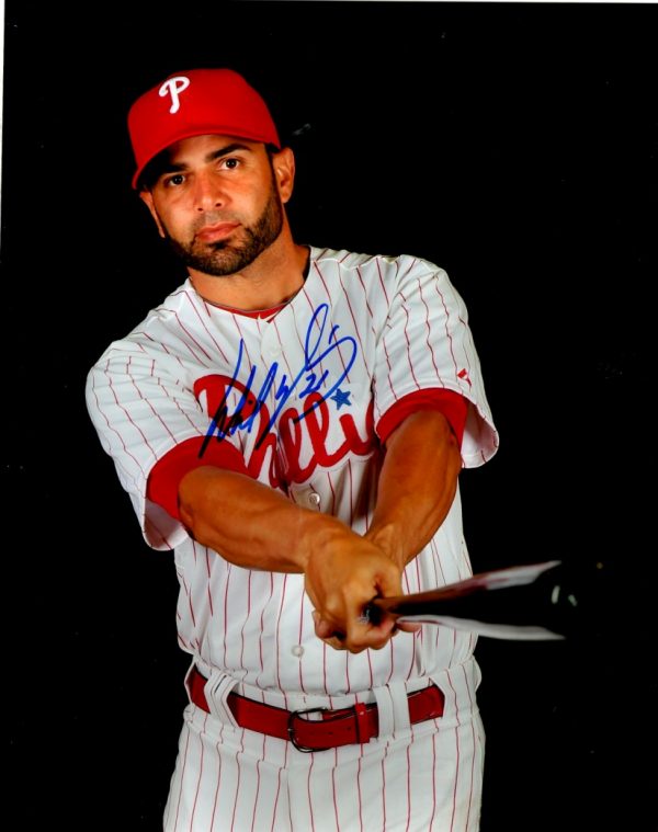 AUTOGRAPHED WIL NIEVES 8X10 Philadelphia Phillies Photo