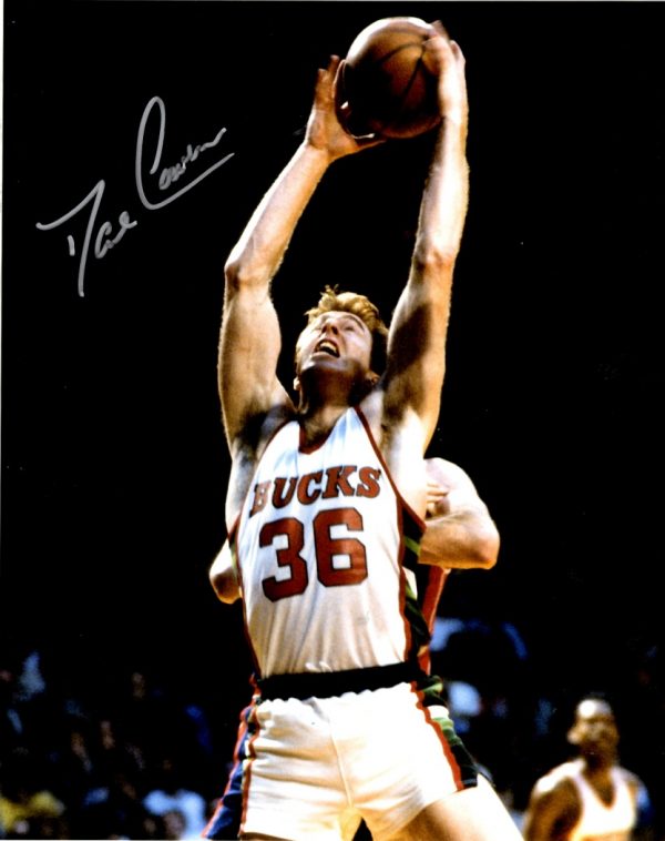 Autographed DAVE COWENS 8X10 MILWAUKEE BUCKS photo