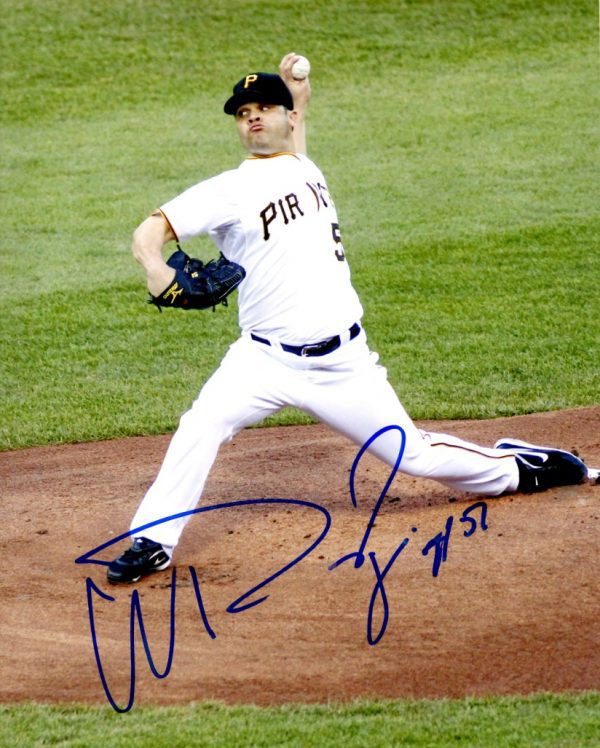Autographed WANDY RODRIGUEZ 8X10 Photo Pittsburgh Pirates
