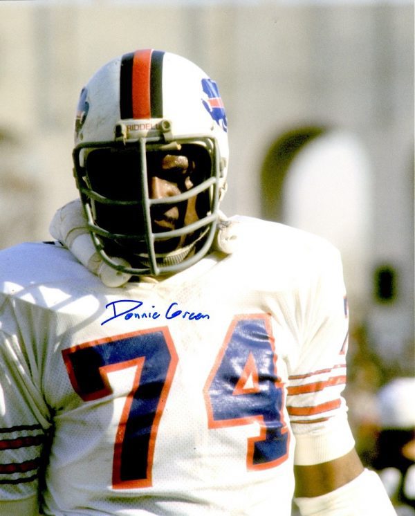 Autographed DONNIE GREEN  8X10 Buffalo Bills Photo