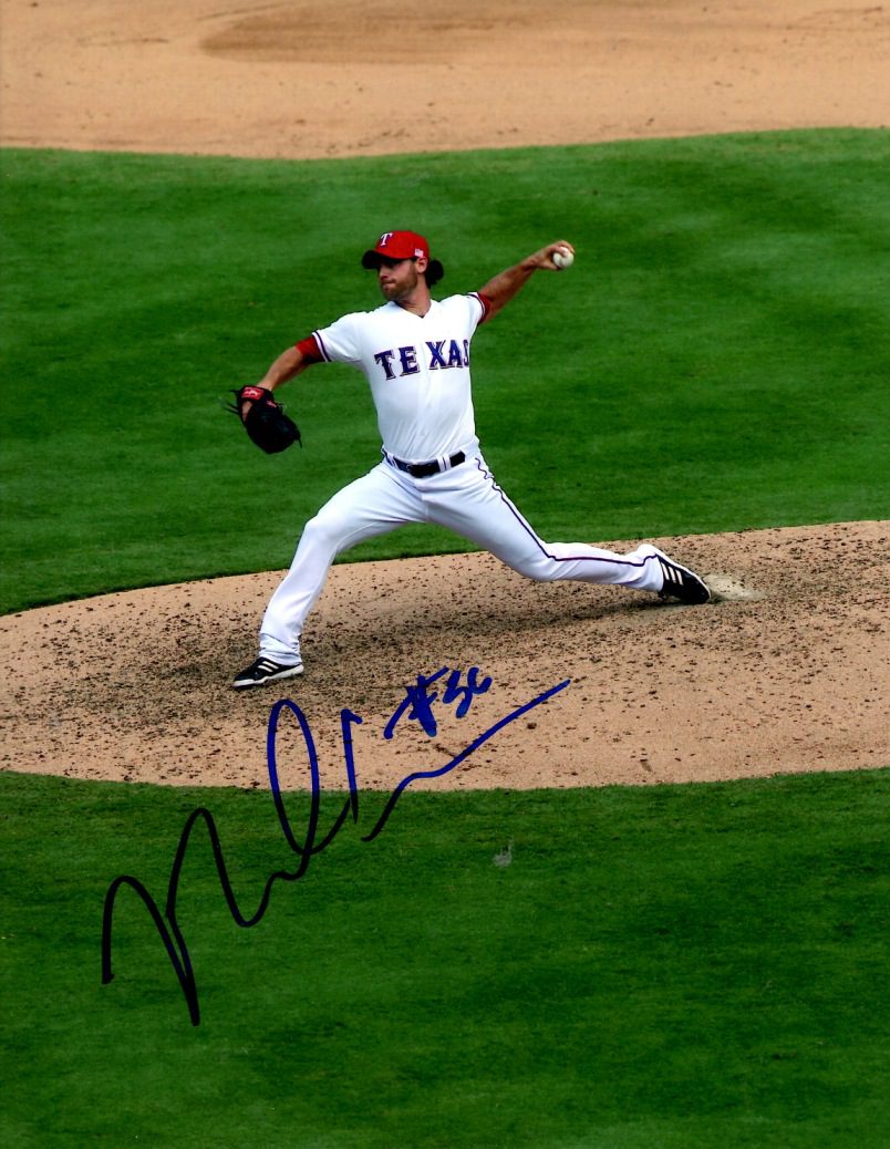 AUTOGRAPHED ROY OSWALT 8X10 Texas Rangers Photo - Main Line Autographs