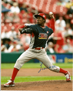 AUTOGRAPHED  YOHAN FLANDE photo  Philadelphia Phillies