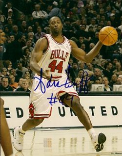 Autographed  ADRIAN GRIFFIN Chicago Bulls Photo