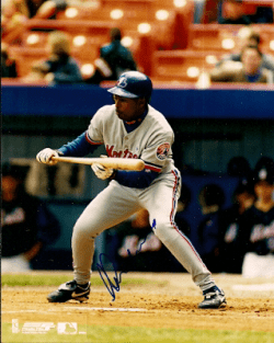 AUTOGRAPHED WILTON GUERRERO Montreal Expos Photo