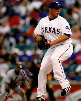 AUTOGRAPHED ROY OSWALT 8X10 Texas Rangers Photo - Main Line Autographs