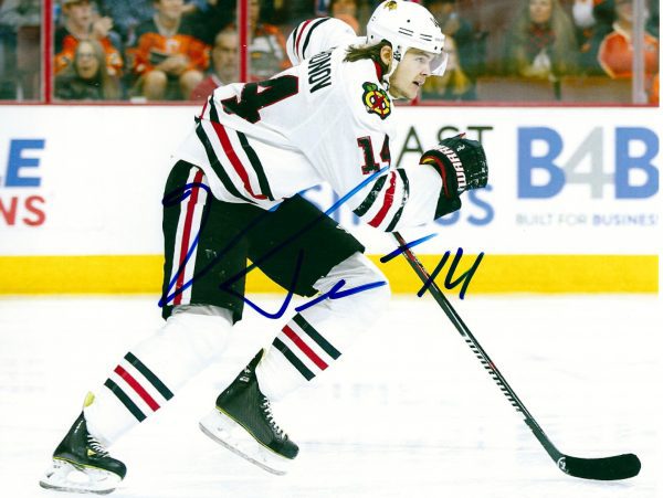 Autographed Viktor Tikhonov 8X10 Chicago Blackhawks Photo