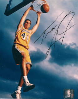 Autographed TRAVIS KNIGHT Los Angeles Lakers Photo