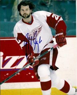 Autographed ROBERT LANG 8X10 Detroit Red Wings Photo