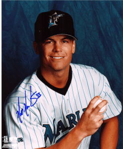 AUTOGRAPHED MATT MANTEI 8x10 Florida Marlins Photo