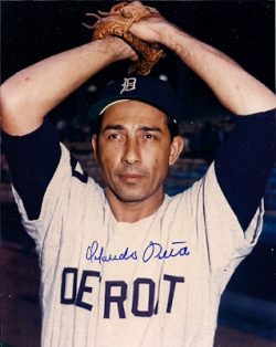 AUTOGRAPHED photo ORLANDO PENA Detroit Tigers