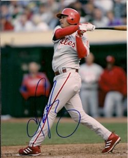 AUTOGRAPHED TOMAS PEREZ photo  Philadelphia Phillies